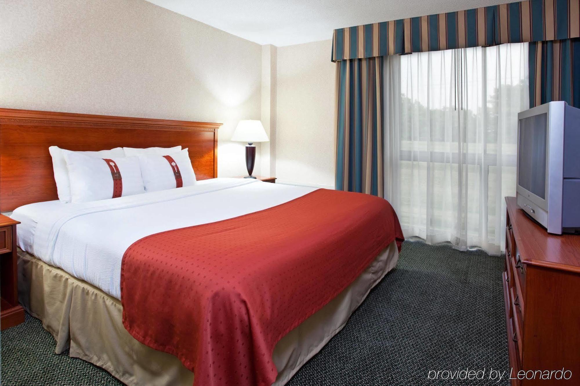 Holiday Inn Cincinnati-Riverfront By Ihg Covington Exterior photo
