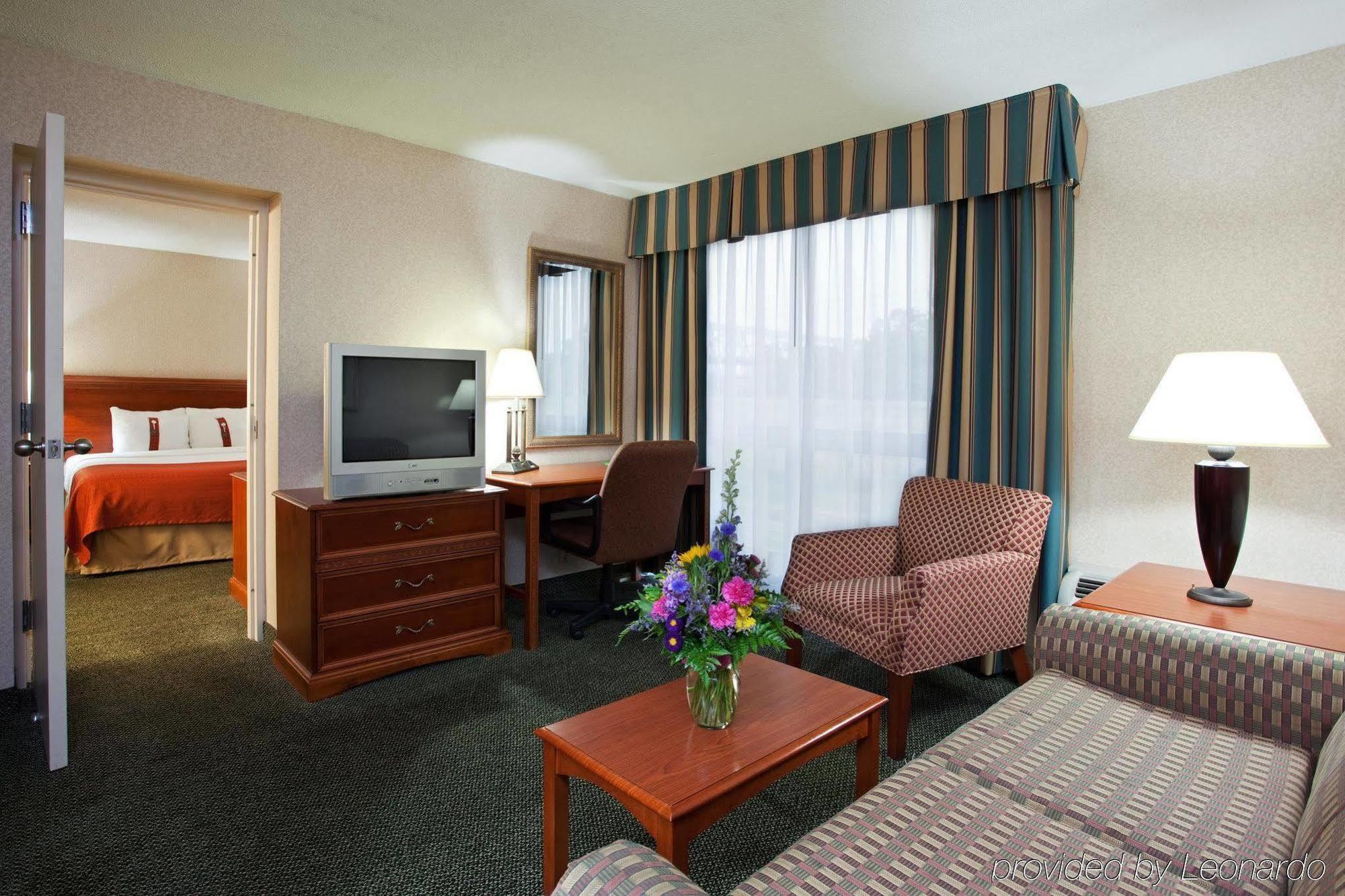 Holiday Inn Cincinnati-Riverfront By Ihg Covington Exterior photo
